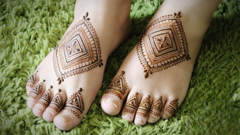 The Designs of Mehndi:  Explore Over 60 Exquisite Arabic Mehndi Designs for Brides